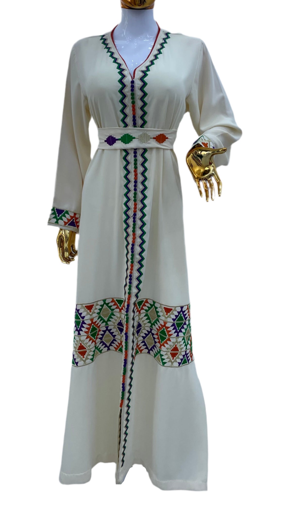 Caftan Blanc Brodé À Motifs Berbères