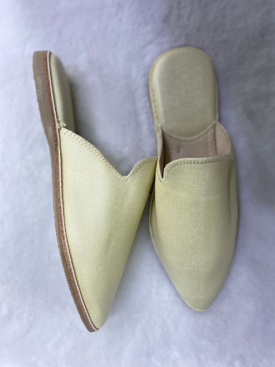 Babouche en Cuir Blanc Cassé