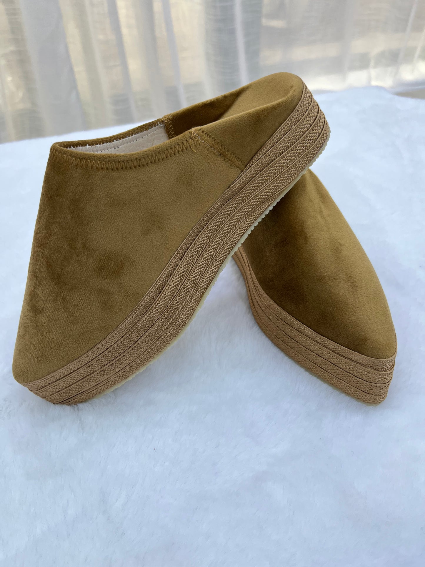 Babouche en Velours À Talons Compensés | Camel